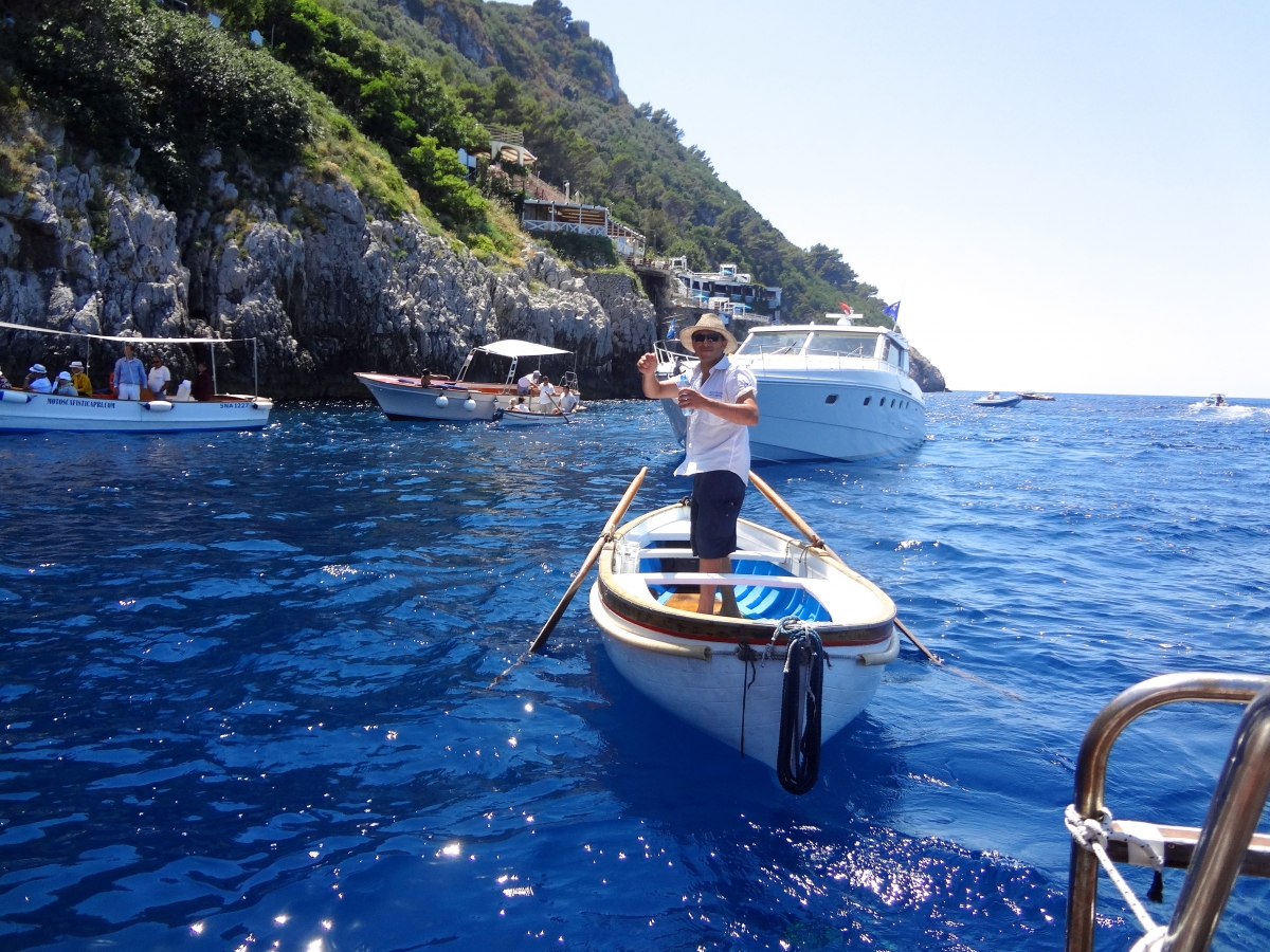 blue grotto rowboat 